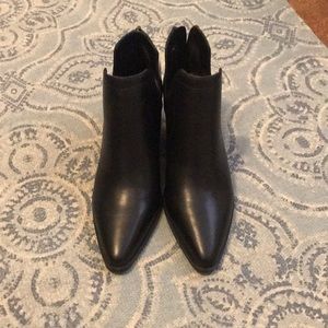VINCE CAMUTO GIGIETTA BOOTIE